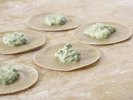 Schlutzkrapfen Zubereitung Schritt 7 Schlutzkrapfen Zubereitung Schritt 7