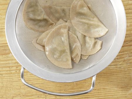 Schlutzkrapfen Zubereitung Schritt 9 Schlutzkrapfen Zubereitung Schritt 9
