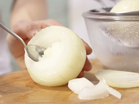 Gefüllte Schmorzwiebeln Zubereitung Schritt 7 Gefüllte Schmorzwiebeln Zubereitung Schritt 7