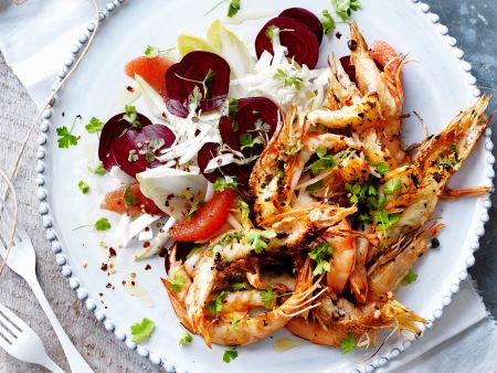 Gegrillte Garnelen mit Chicorée-Rote-Bete-Salat