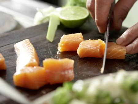 Gegrillte Lachsspieße Zubereitung Schritt 9 Gegrillte Lachsspieße Zubereitung Schritt 9