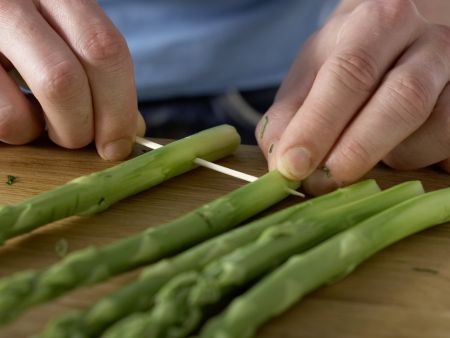 Gegrillter grüner Spargel Zubereitung Schritt 9 Gegrillter grüner Spargel Zubereitung Schritt 9