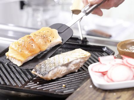 Gegrillter Lachs auf Salat Zubereitung Schritt 6 Gegrillter Lachs auf Salat Zubereitung Schritt 6