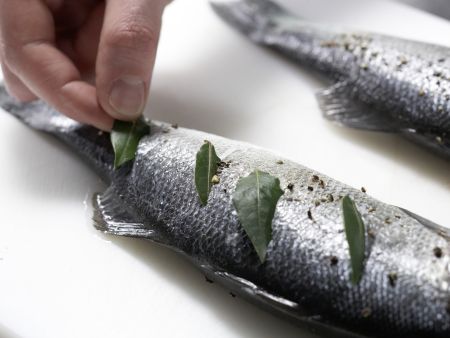 Gegrillter Wolfsbarsch Zubereitung Schritt 6 Gegrillter Wolfsbarsch Zubereitung Schritt 6