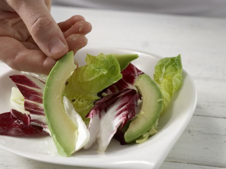 Gemischte Blattsalate mit Avocado Zubereitung Schritt 7 Gemischte Blattsalate mit Avocado Zubereitung Schritt 7