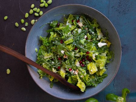 Gemischter Salat mit Edamame, Feta, Granatapfel und Walnüssen Rezept