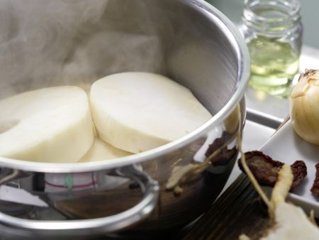 Gemüse-Relish auf Sellerie Zubereitung Schritt 2 Gemüse-Relish auf Sellerie Zubereitung Schritt 2