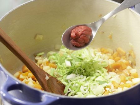 Gemüsesauce – besonders würzig Zubereitung Schritt 5 Gemüsesauce – besonders würzig Zubereitung Schritt 5