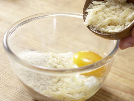 Gemüsesuppe mit Grießnocken Zubereitung Schritt 4 Gemüsesuppe mit Grießnocken Zubereitung Schritt 4