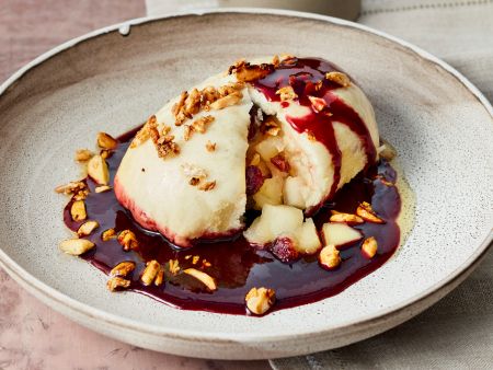Germknödel mit Apfelfüllung