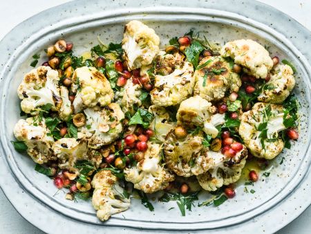 Gerösteter Blumenkohlsalat mit Haselnüssen und Honig