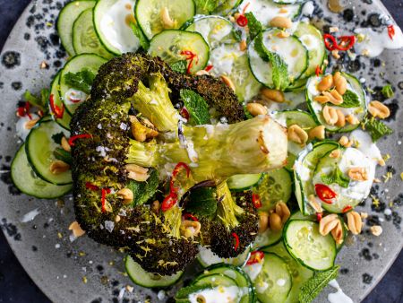 Gerösteter Brokkoli mit Buttermilch-Dressing