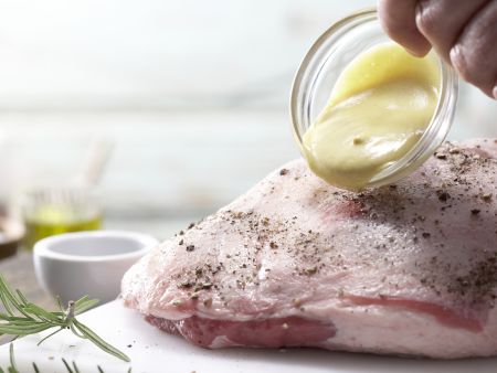 Geschmorte Lammkeule Zubereitung Schritt 1 Geschmorte Lammkeule Zubereitung Schritt 1
