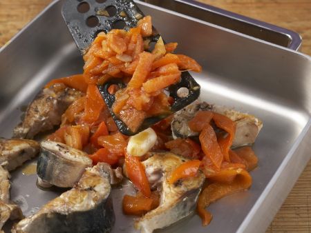 Geschmorte Makrele mit Paprika Zubereitung Schritt 10 Geschmorte Makrele mit Paprika Zubereitung Schritt 10