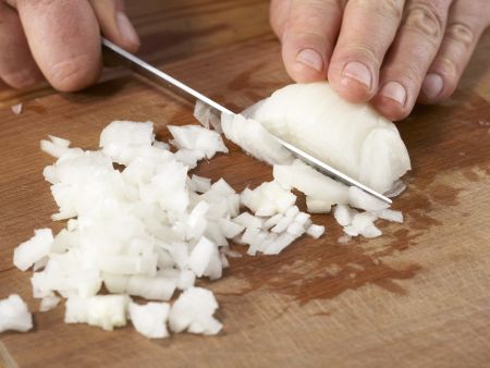 Geschmorte Makrele mit Paprika Zubereitung Schritt 2 Geschmorte Makrele mit Paprika Zubereitung Schritt 2