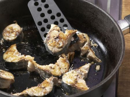 Geschmorte Makrele mit Paprika Zubereitung Schritt 7 Geschmorte Makrele mit Paprika Zubereitung Schritt 7
