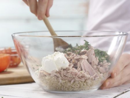Geschmorte Thunfisch-Tomaten Zubereitung Schritt 6 Geschmorte Thunfisch-Tomaten Zubereitung Schritt 6