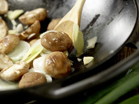 Geschmorter Fisch Shanghai Zubereitung Schritt 7 Geschmorter Fisch Shanghai Zubereitung Schritt 7