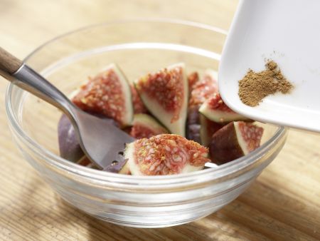 Gewürztee mit Feigen-Sesam-Schnitte Zubereitung Schritt 3 Gewürztee mit Feigen-Sesam-Schnitte Zubereitung Schritt 3