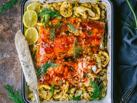 Glasierter Lachs mit Röstgemüse