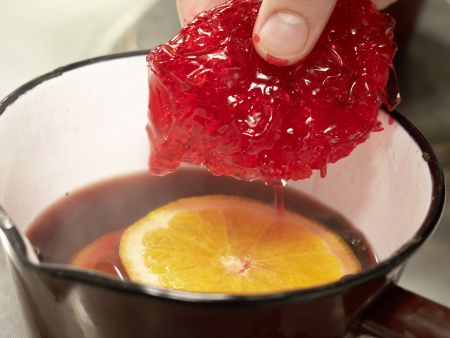 Glühwein-Götterspeise Zubereitung Schritt 4 Glühwein-Götterspeise Zubereitung Schritt 4