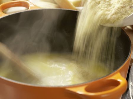 Gnocchi alla romana Zubereitung Schritt 1 Gnocchi alla romana Zubereitung Schritt 1