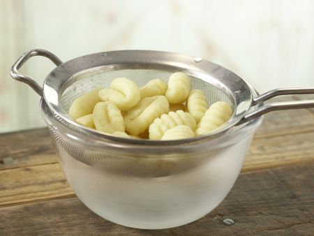 Gnocchi-Zucchini-Pfanne Zubereitung Schritt 5 Gnocchi-Zucchini-Pfanne Zubereitung Schritt 5