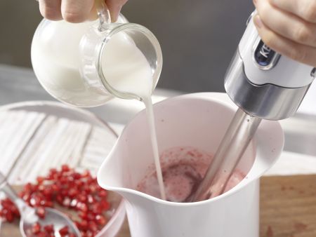 Granatapfel-Smoothie Zubereitung Schritt 3 Granatapfel-Smoothie Zubereitung Schritt 3