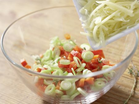 Gratinierte Paprikabrote Zubereitung Schritt 3 Gratinierte Paprikabrote Zubereitung Schritt 3