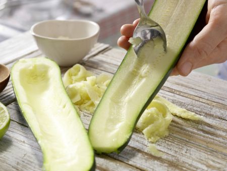 Gratinierte Zucchini Zubereitung Schritt 2 Gratinierte Zucchini Zubereitung Schritt 2