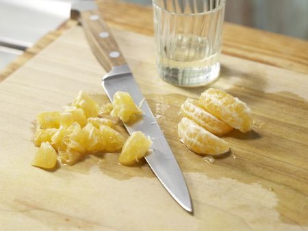 Grießbrei mit Mandarine Zubereitung Schritt 2 Grießbrei mit Mandarine Zubereitung Schritt 2