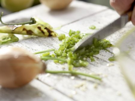 Grüne Tomaten-Salsa Zubereitung Schritt 3 Grüne Tomaten-Salsa Zubereitung Schritt 3