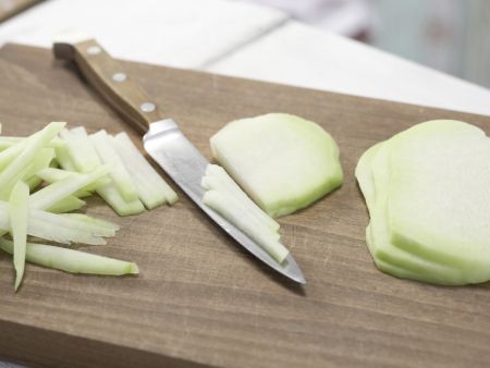 Grüner Bratreis aus dem Wok Zubereitung Schritt 2 Grüner Bratreis aus dem Wok Zubereitung Schritt 2