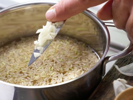 Grüner Gemüse-Reis-Topf Zubereitung Schritt 1 Grüner Gemüse-Reis-Topf Zubereitung Schritt 1