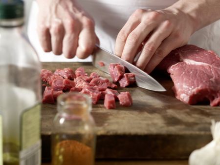 Gulaschsuppe – smarter Zubereitung Schritt 2 Gulaschsuppe – smarter Zubereitung Schritt 2