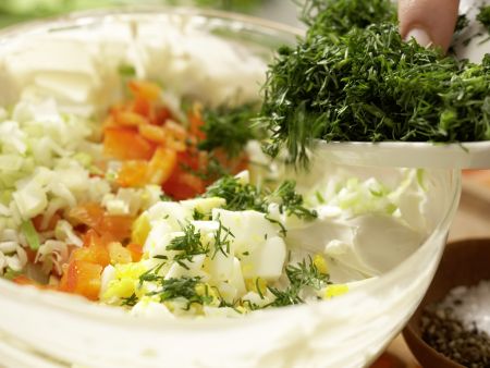 Gurken-Lachs-Rouladen Zubereitung Schritt 4 Gurken-Lachs-Rouladen Zubereitung Schritt 4