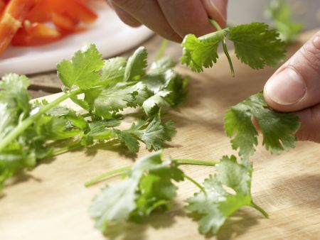 Hähnchen-Erdnuss-Curry Zubereitung Schritt 6 Hähnchen-Erdnuss-Curry Zubereitung Schritt 6
