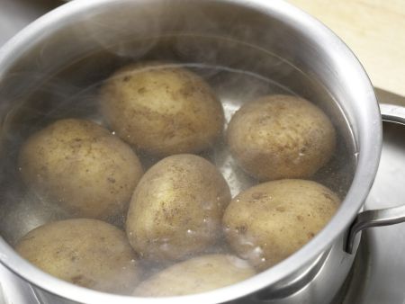 Hähnchen-Kartoffel-Spieße Zubereitung Schritt 1 Hähnchen-Kartoffel-Spieße Zubereitung Schritt 1