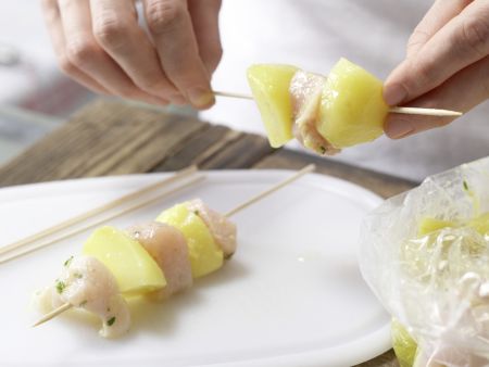 Hähnchen-Kartoffel-Spieße Zubereitung Schritt 6 Hähnchen-Kartoffel-Spieße Zubereitung Schritt 6