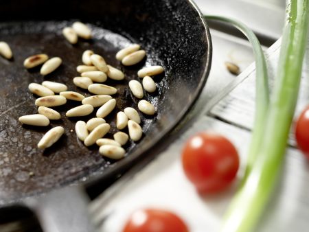 Hähnchen-Nudelsalat Zubereitung Schritt 1 Hähnchen-Nudelsalat Zubereitung Schritt 1