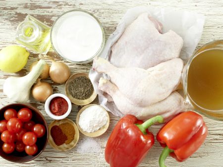 Hähnchen-Paprika-Topf Zubereitung Schritt 1 Hähnchen-Paprika-Topf Zubereitung Schritt 1