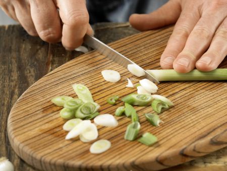 Hähnchen-Saté Zubereitung Schritt 5 Hähnchen-Saté Zubereitung Schritt 5