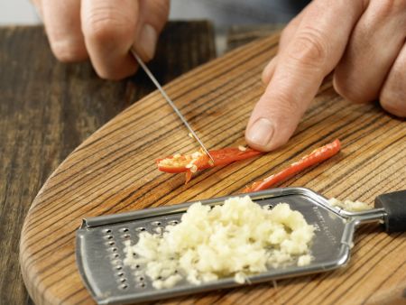 Hähnchen-Saté Zubereitung Schritt 6 Hähnchen-Saté Zubereitung Schritt 6