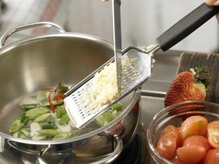 Hähnchen-Saté Zubereitung Schritt 8 Hähnchen-Saté Zubereitung Schritt 8