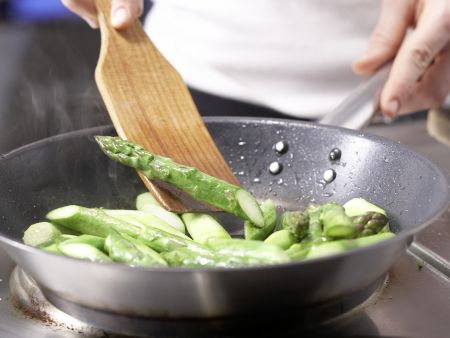 Hähnchenbrust mit Spargel Zubereitung Schritt 4 Hähnchenbrust mit Spargel Zubereitung Schritt 4