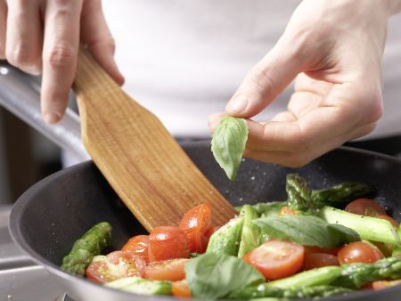 Hähnchenbrust mit Spargel Zubereitung Schritt 8 Hähnchenbrust mit Spargel Zubereitung Schritt 8