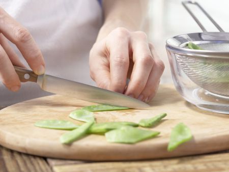 Hähnchen-Curry auf Weizen Zubereitung Schritt 1 Hähnchen-Curry auf Weizen Zubereitung Schritt 1