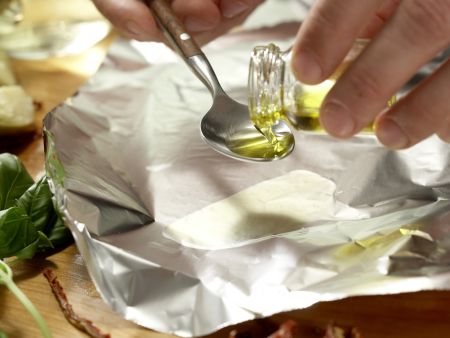 Hähnchenfilet aus der Folie Zubereitung Schritt 4 Hähnchenfilet aus der Folie Zubereitung Schritt 4