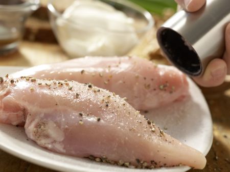 Hähnchensalat mit Trauben Zubereitung Schritt 1 Hähnchensalat mit Trauben Zubereitung Schritt 1