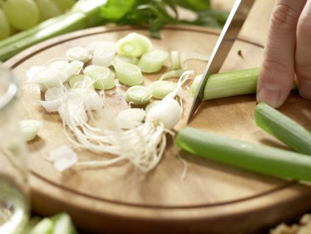 Hähnchensalat mit Trauben Zubereitung Schritt 7 Hähnchensalat mit Trauben Zubereitung Schritt 7